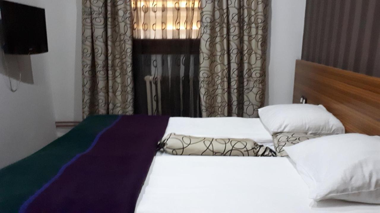 Hotel Alem サラエヴォ エクステリア 写真